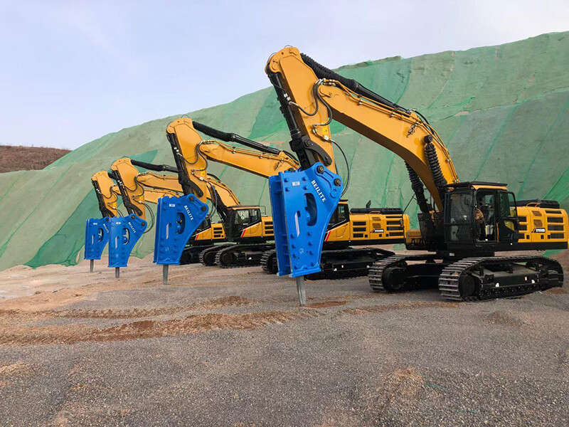 excavators-equipped-with-four-side-mounted-breakers
